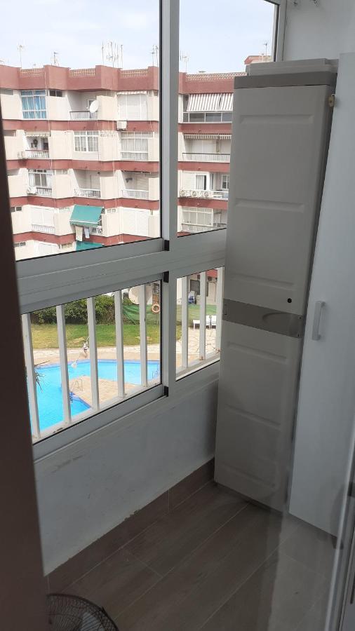 דירות Amplio Piso Al Lado De La Playa En נרחה מראה חיצוני תמונה