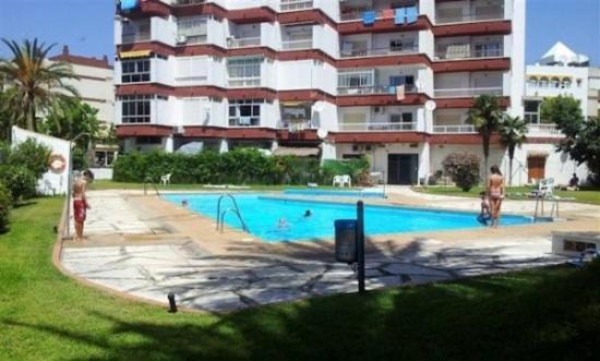 דירות Amplio Piso Al Lado De La Playa En נרחה מראה חיצוני תמונה