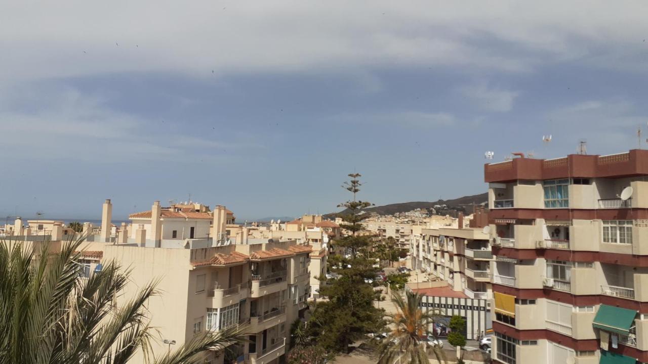 דירות Amplio Piso Al Lado De La Playa En נרחה מראה חיצוני תמונה